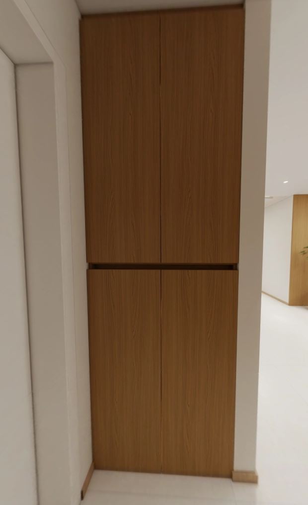 Foyer Full Height Shoes Cabinet  (3 feet)