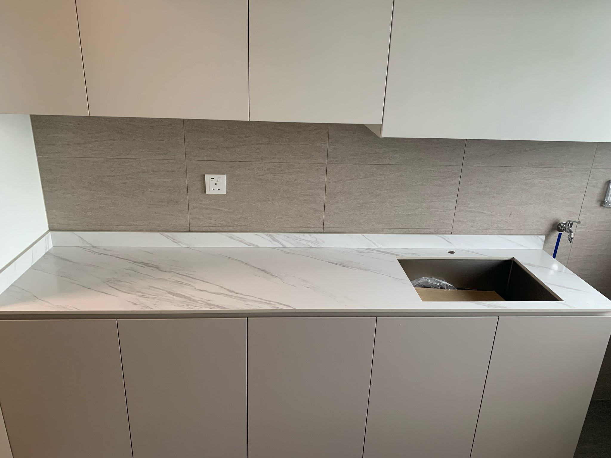 HDB kitchen renovation - quartz top 3