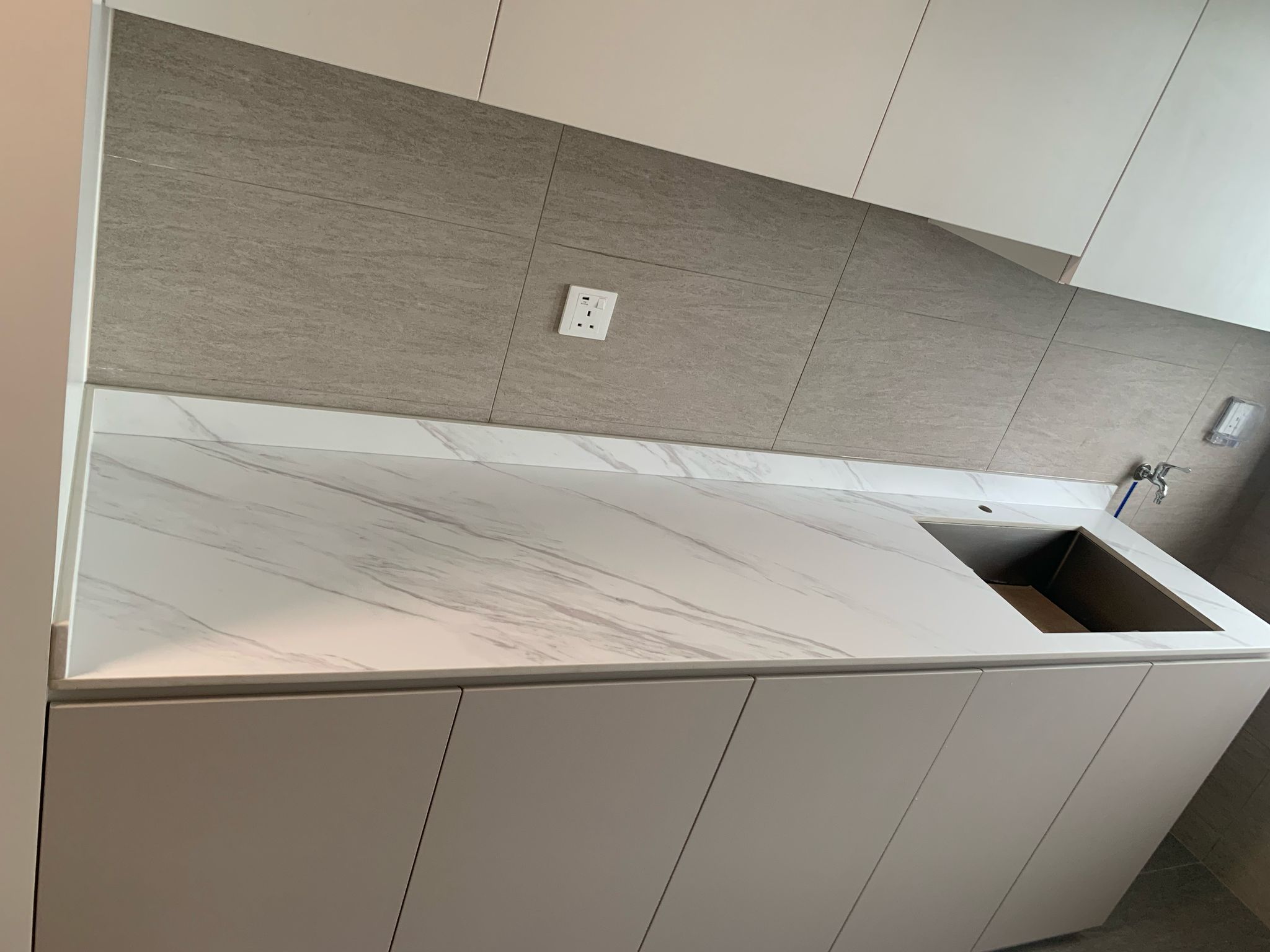 HDB kitchen renovation - quartz top 6
